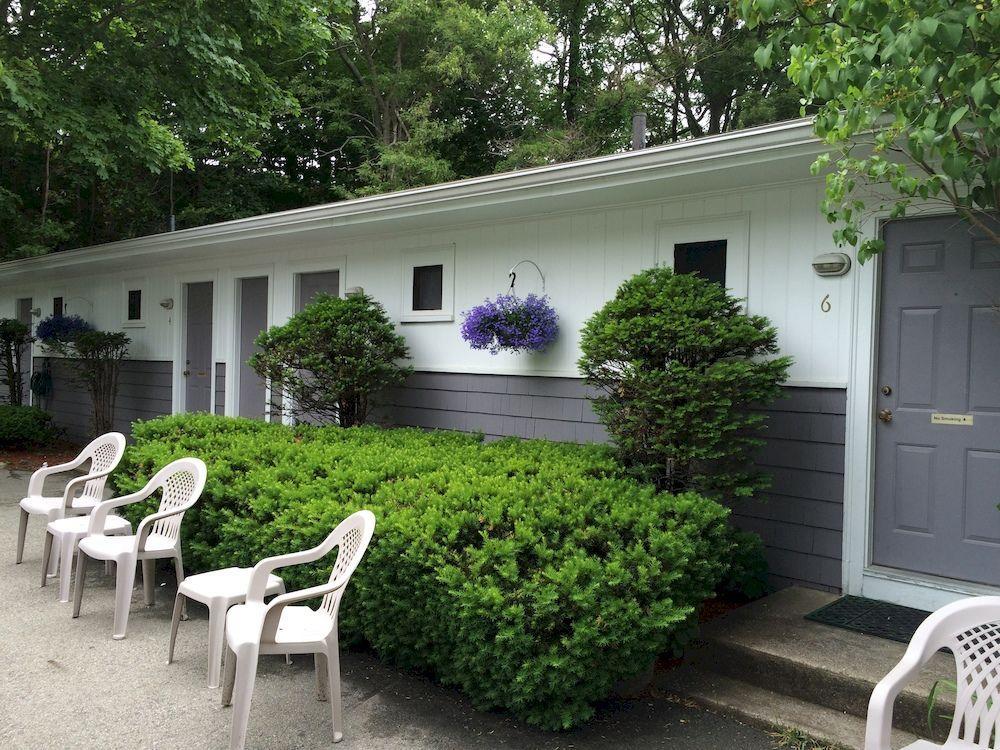Castle Manor Inn - Motel Gloucester Exterior photo